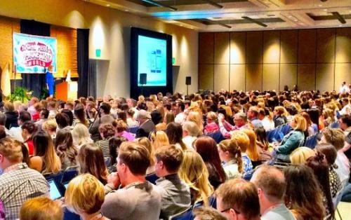 Pourquoi choisir un DJ pour vos soirées professionnelles ?