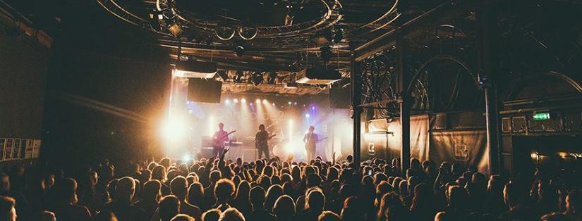 La Musique Live vs. les Sets Préenregistrés : Avantages et Inconvénients