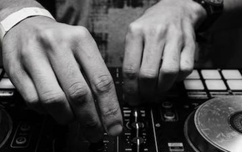 Astuces du DJ pour conclure un événement sans briser l'ambiance