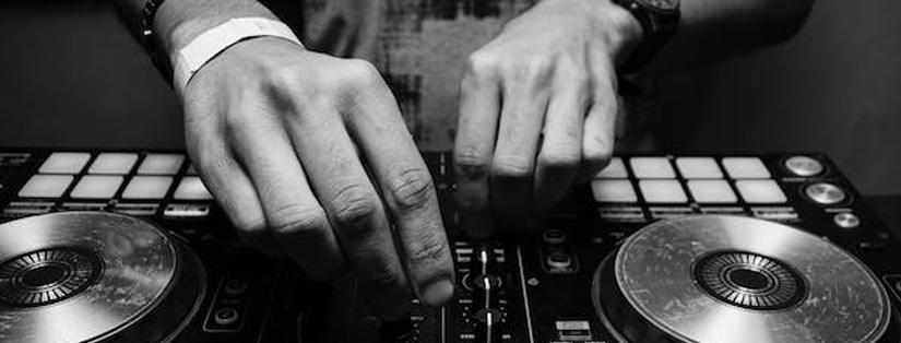 Astuces du DJ pour conclure un événement sans briser l'ambiance