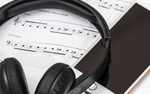 Fêtes des Grands-Mères : surprenez votre Grand-Mère avec cette playlist !