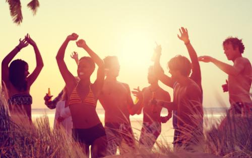 Les tendances musicales de cet été : À la découverte des nouveaux sons