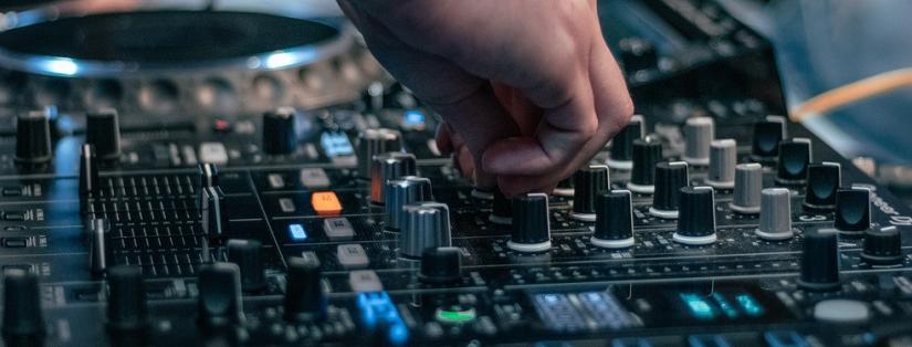 Quel est le meilleur DJ à Brest pour animer une fête d'entreprise ?