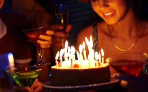 La meilleure playlist pour une soirée d'anniversaire réussie.