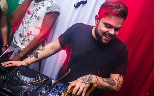 Les secrets du DJing pour célébrer votre anniversaire