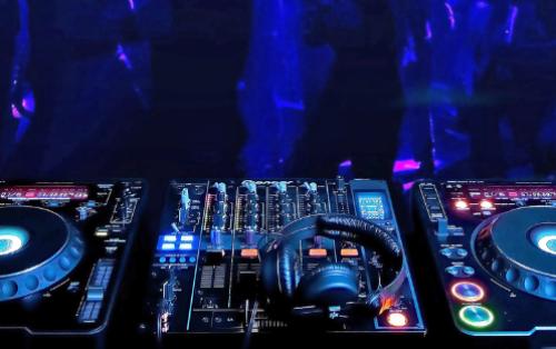 Les DJ à suivre absolument en 2024-2025