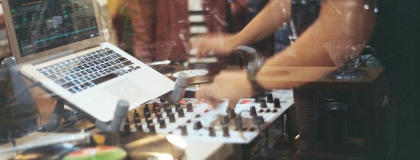 Animation DJ : les meilleures playlists pour un anniversaire réussi à Paris