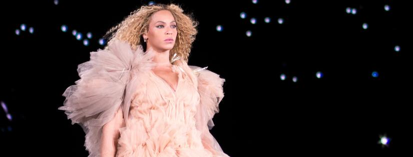 Beyoncé en France : une tournée monumentale et un triomphe aux Grammy Awards