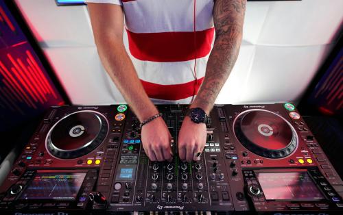 DJ animation au Mans : des playlists sur mesure pour vos événements privés