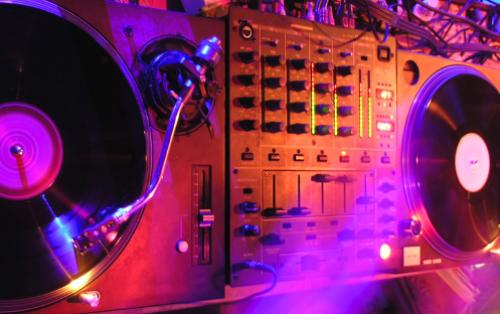 Afrobeats, Amapiano, Techno… Quelles sont les tendances musicales qui montent ?