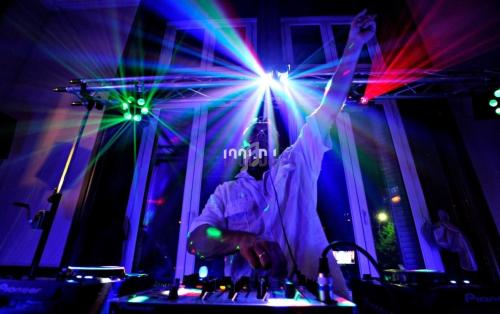 Choisir un DJ pour mariage : top des meilleurs animateurs en France Choisir un DJ pour mariage : top des meilleurs animateurs en France
