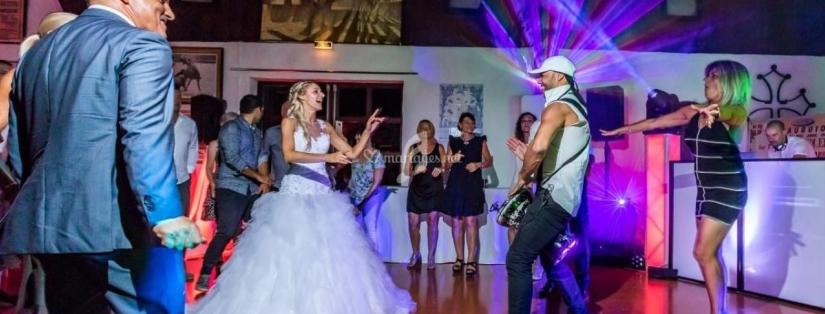 Notre sélection d’animateurs de mariage tout compris : jeux, DJ, ambiance