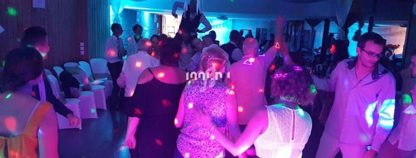 Top des animateurs de mariage pour une soirée dansante inoubliable