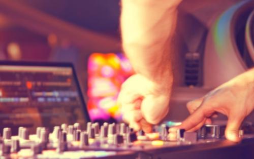 Le rôle du DJ dans un afterwork d’entreprise