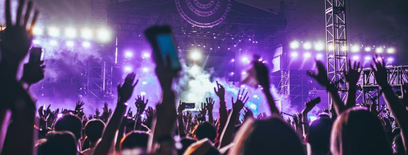 Les nouveaux formats live : DJ en extérieur intimiste (jardins, rooftop)