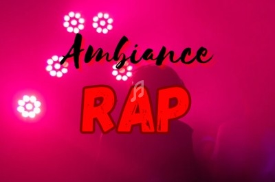 Texte ’Ambiance RAP’ sur fond rose avec projecteurs lumineux et silhouette floue en arrière-plan.